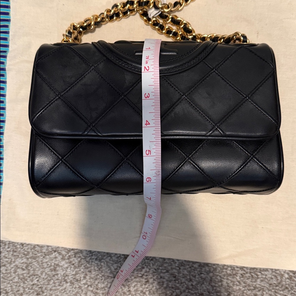 Tory Butch Fleming soft shoulder bag- black - Picture 5 of 8